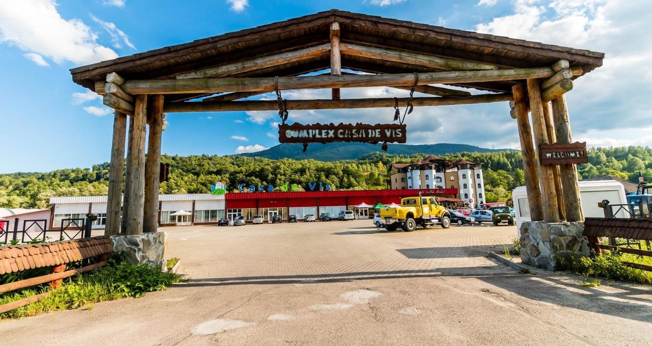 Castelul De Vis Petroşani Exterior foto